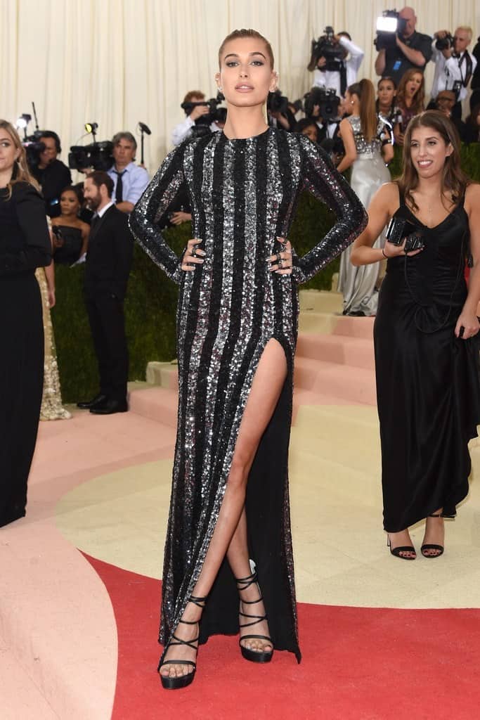 Gala Met chaussures : Hailey Baldwin