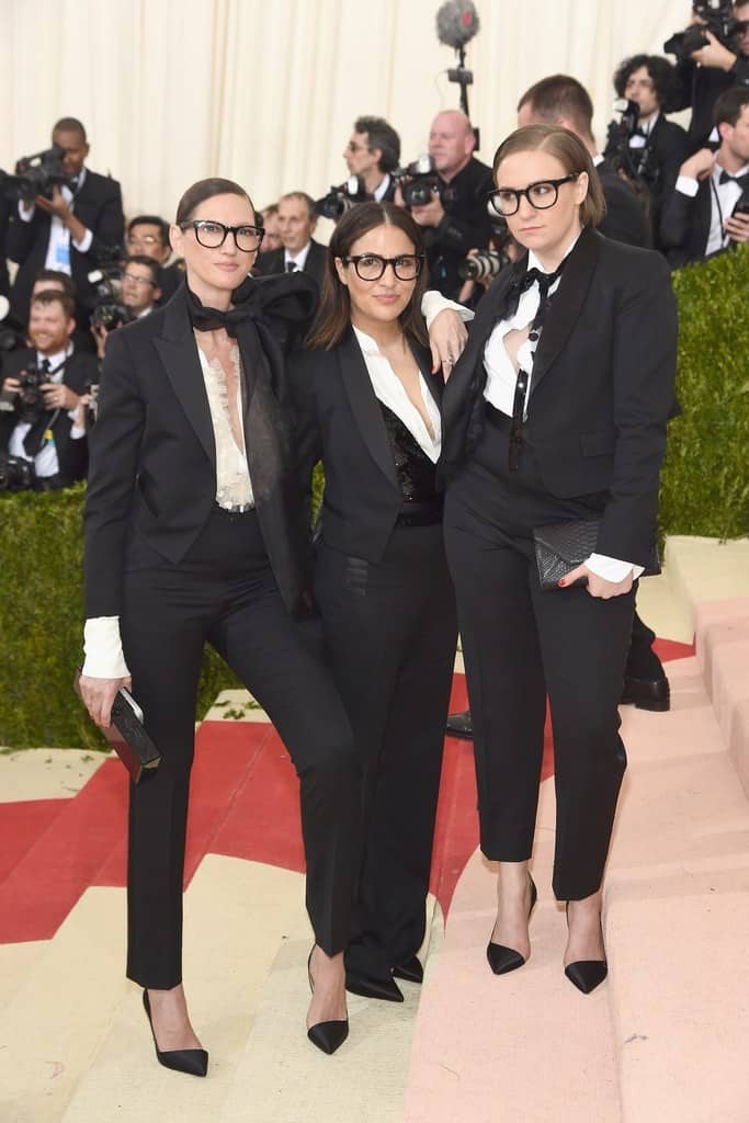 Gala Met chaussures : Jenna Lyons, Jenni Konner, et Lena Dunham