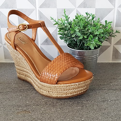 http://www.chaussuresonline.com/fr/ugg-australia-fitchie-ii-gold.html