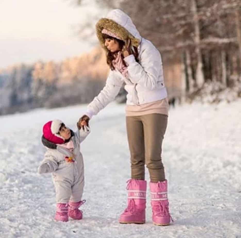 chaussuresonline-moonboot-rose-femme-fille-bébé-bottes-fourrées-chaussures-synthétique-tendance-mèrefille-fashion-hiver-froid
