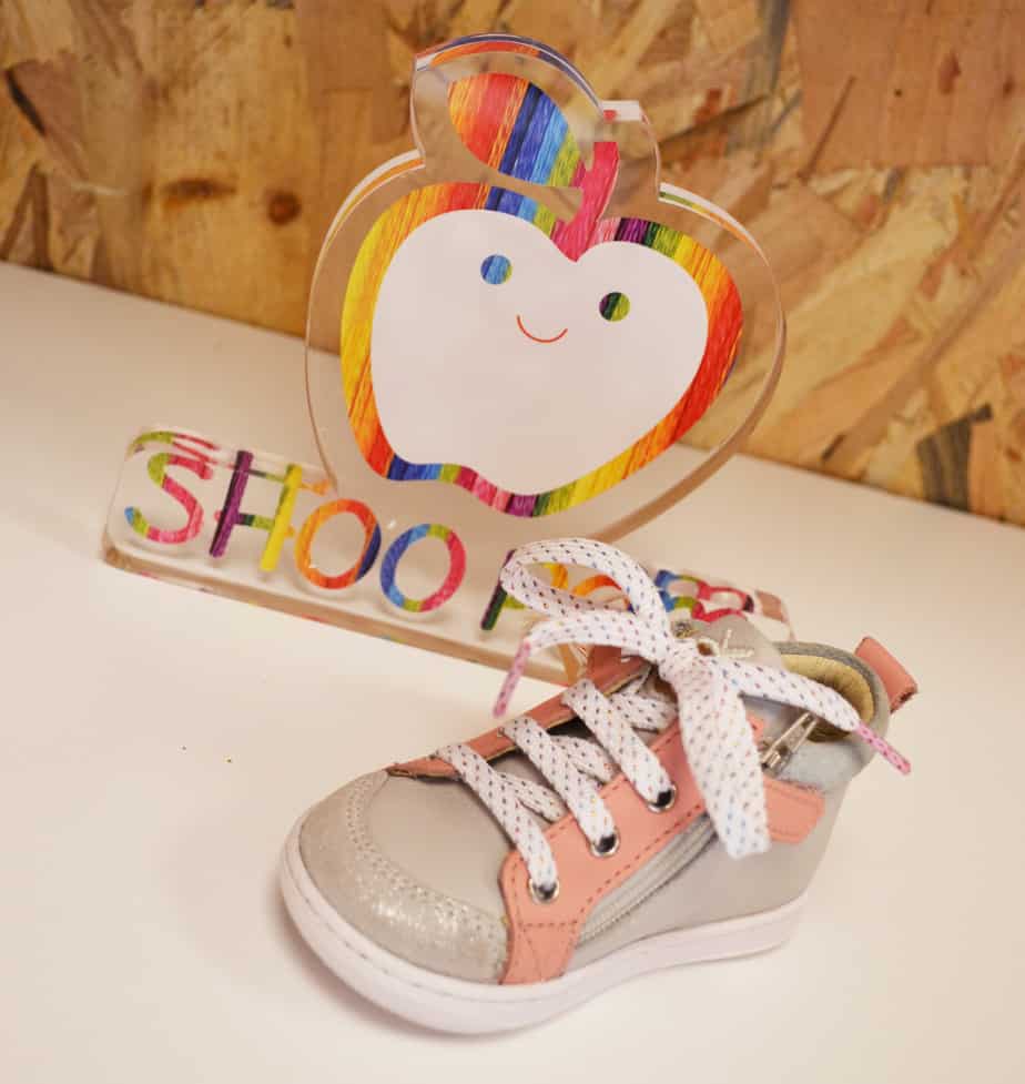 Chaussuresonline-blogchaussures-boubabizipgirl-tendance-modeenfant-chaussuresenfant-bébéfille-rose-lacet-shoopom-pom'cannelle-amour-beauté-confort