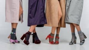 chaussuresonline-claquettes-sandales-femme-tendance-mode-chausettes-bas-jolie-style-nouvellecollection-printemps-ete-soleil