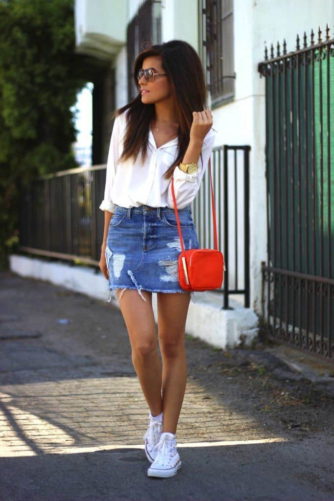 tenue jupe en jean avec converse pour la tendance jupe-baskets - chaussuresonline