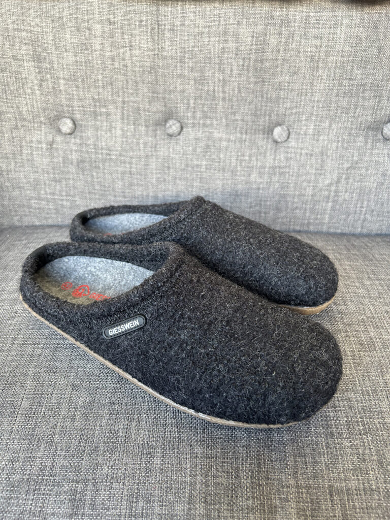 Mules grises Giesswein pour homme