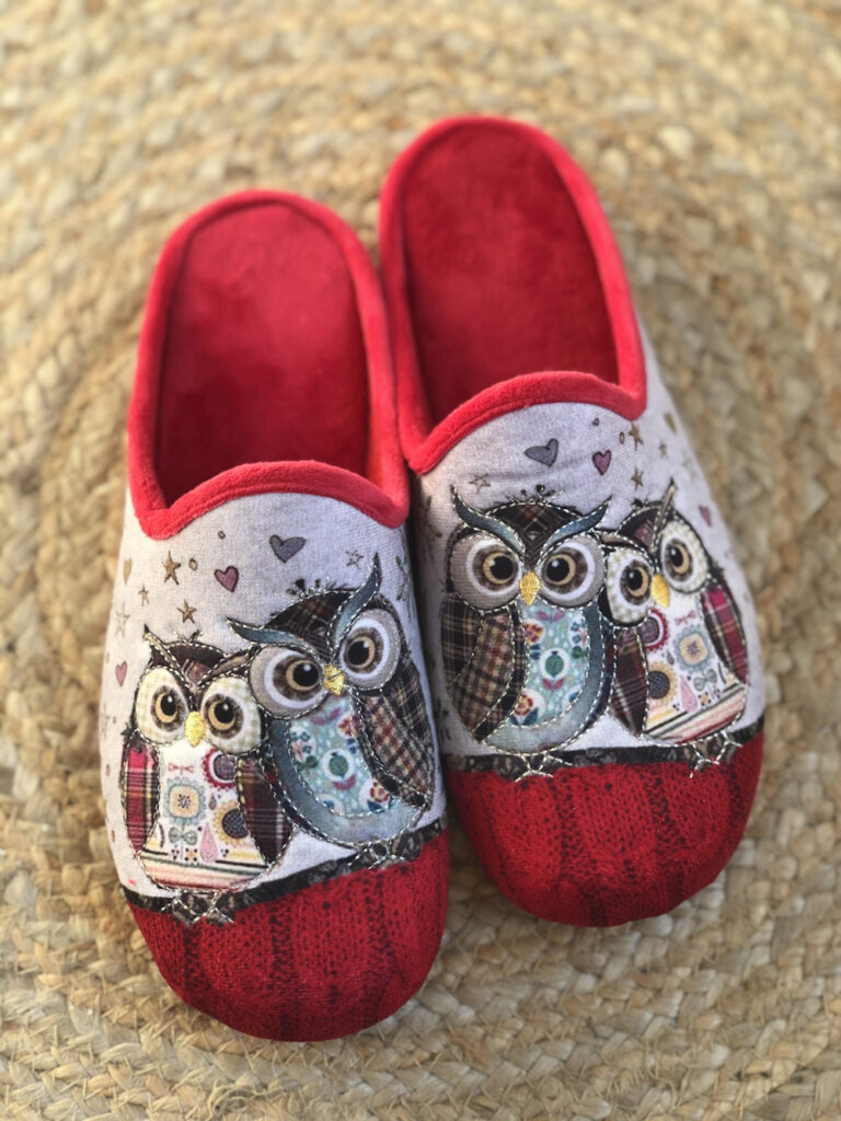 La maison de l'espadrille, chaussons hiboux