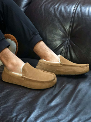 Mocassins UGG Australia pour homme camel