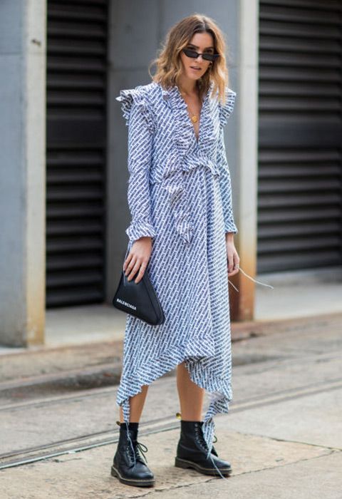 Bottines avec une robe