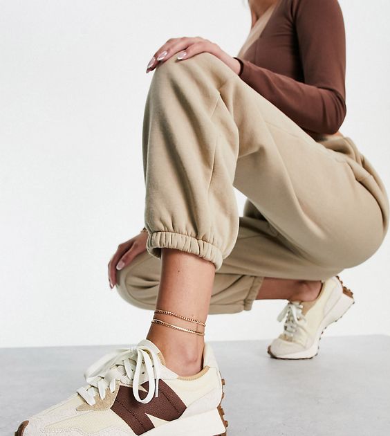 Tenue streetwear avec des baskets