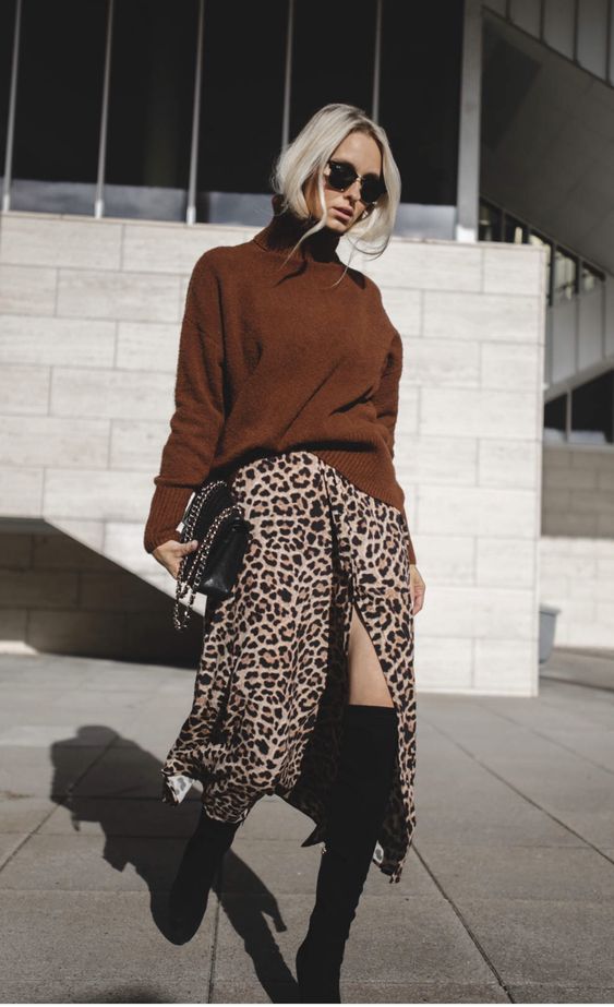 Bottes noires avec robe longue