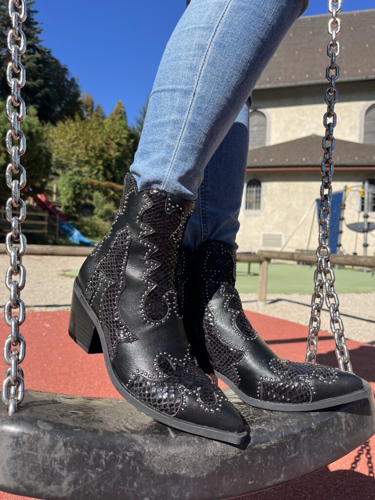 Bottines santiags noir cloutes carolina noa harmon 6326401 27