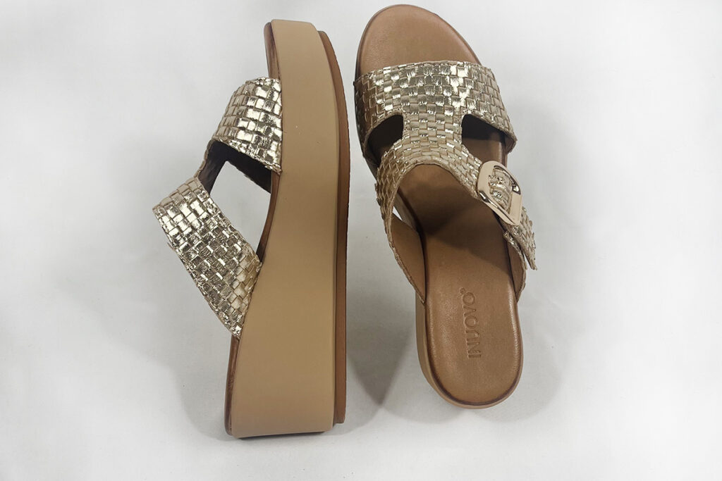 Sandale plateforme dore