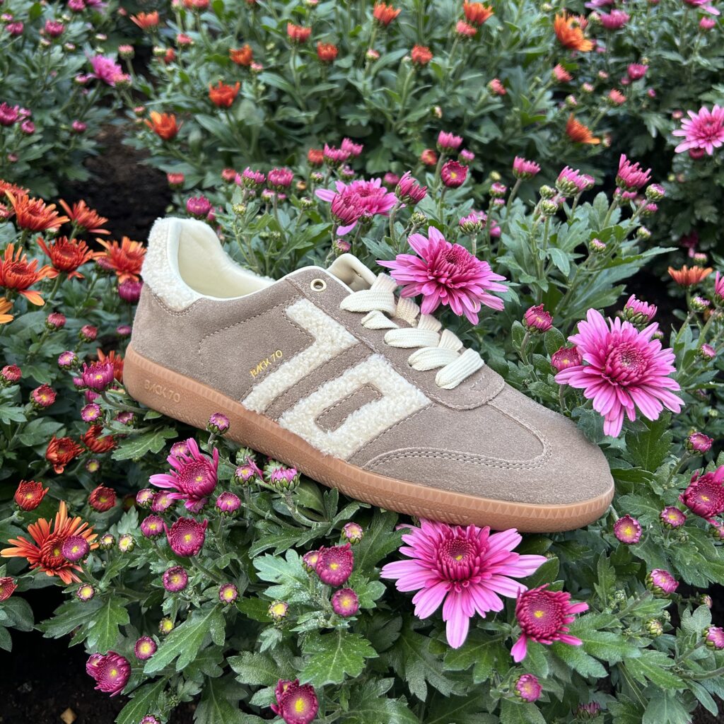 tendances chaussures basket Back70 en daim marron